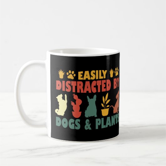 犬や植物に気を取られる コーヒーマグカップ (左)