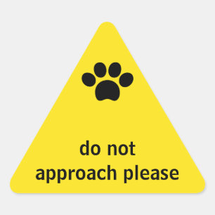 犬や猫は黄色に近づくな 三角形シール