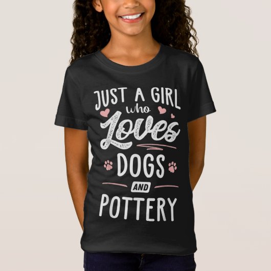 犬や陶器の贈り物を愛する女の子ロロ Tシャツ (正面)