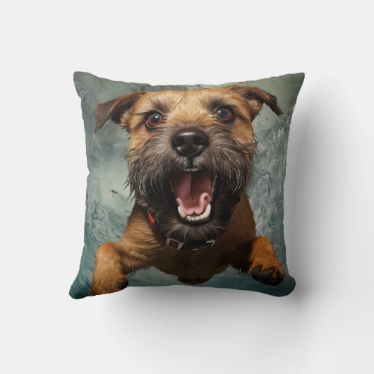 犬よくはしゃぐ水中スイミングデザイン クッション (裏面)