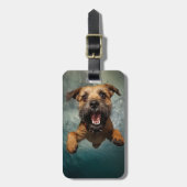 犬よくはしゃぐ水中スイミングデザイン ラゲッジタグ (正面縦)