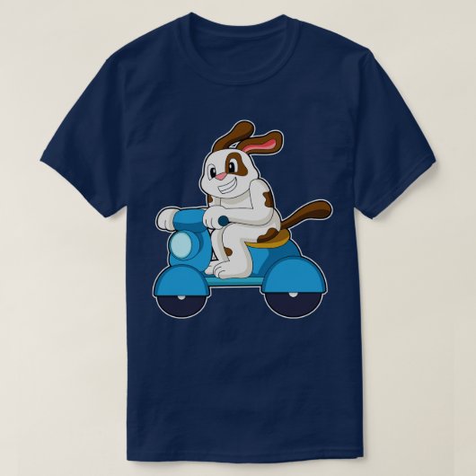 犬をスクーターとバイクもしくは自転車に乗る人として3 Tシャツ (デザイン正面)