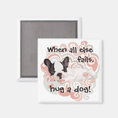 犬をマグネット・スクエアで抱き締める マグネット (正面/裏面)