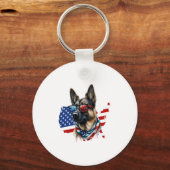 犬を愛するアメリカ国旗を持つドイツの羊飼い キーホルダー (正面)