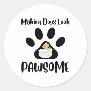 犬を愛らしい服に見立てるトリマー ラウンドシール