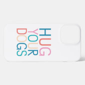 犬を抱き締める iPhoneケース (裏面横)