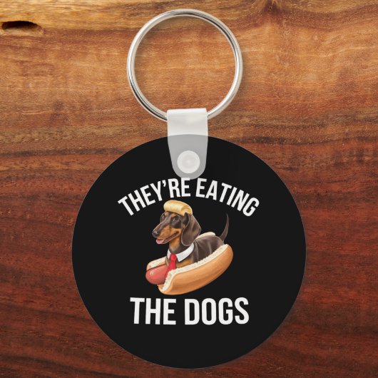 犬を食べている ドナルド・トランプ討論会 2024 キーホルダー (正面)