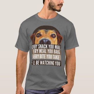 犬を飼っている人を見ているよ Tシャツ