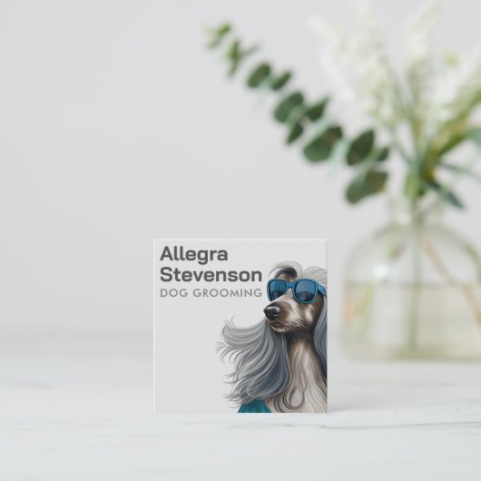 犬グルーミングモダンタイポグラフィアフガンシンプルハウンド スクエア名刺 (スタンド正面)