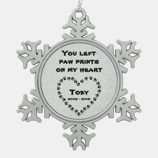 犬パーソナライズされた記念碑 スノーフレークピューターオーナメント (正面)