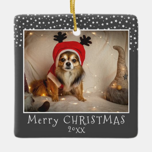 犬ペットの写真が灰色のメリークリスマス セラミックオーナメント (正面)