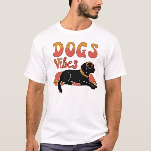 犬前向きバイブオンリーデザイン Tシャツ (正面)