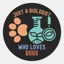 犬好きな生物学者であること