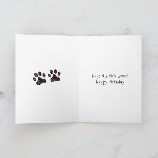 犬好きペットの足を追加の名前のハッピーバースデーカード カード (内部)
