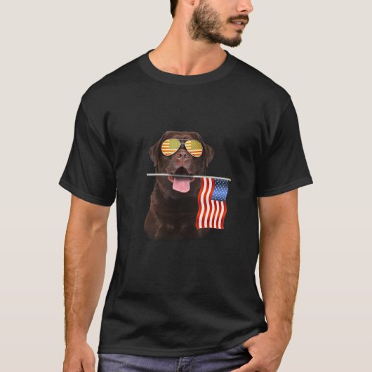 犬好き |チョコレートラブラドールアメリカ国旗 Tシャツ (正面)