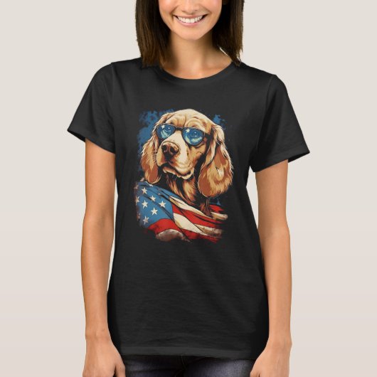 犬威厳のあるアメリカ国旗の愛国心の強い7月4日 Tシャツ (正面)