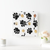 犬犬の足のプリントの白を黒くし、日焼けさせて下さい スクエア壁時計 (ホーム)