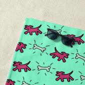 犬用の骨の落書きのスタイルの名前は色のビーチ2を選びます ビーチタオル (インサイチュ)