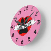 犬用ママーポー及び数字付き赤いハートスケッチ ラウンド壁時計 (傾斜)