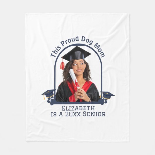 犬誇りを持った母はシニアだ – カスタム卒業 フリースブランケット (正面)