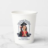 犬誇りを持った母はシニアだ – カスタム卒業 紙コップ (裏面)