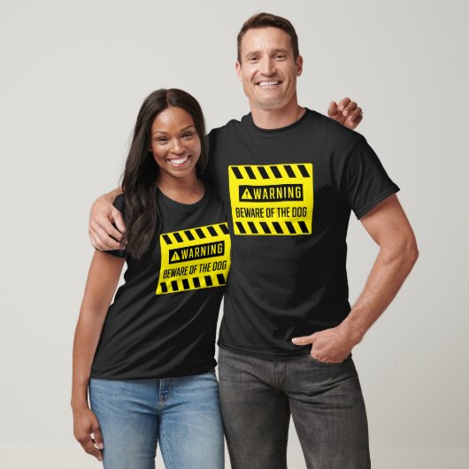 犬警告の看板に用心せよ Tシャツ (ユニセックス)