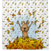 犬遊が積み重なった紅葉 – かわいい秋 シャワーカーテン (正面)