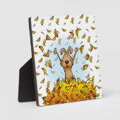 犬遊が積み重なった紅葉 – かわいい秋 フォトプラーク (正面)