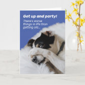 犬隠し顔-もっと悪いことがある誕生日 カード (黄色い花)