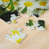 (犬)スタッフォードのブル・テリア犬がデイジーの中で ジグソーパズル (側面)