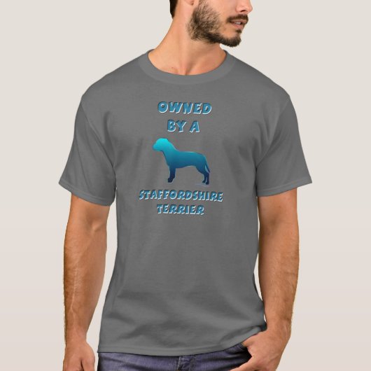(犬)スタッフォードテリアによって所有される Tシャツ (正面)