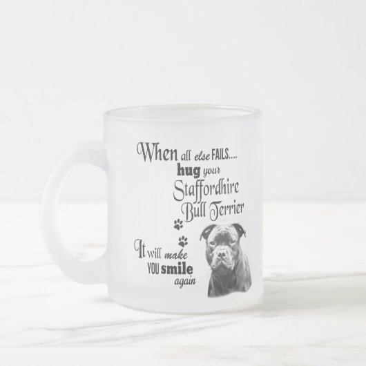 （犬）スタッフォードブルテリアーのかわいい犬種のスローガン フロストグラスマグカップ (左)