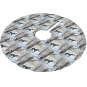 (犬)ドーベルマン・ピンシェルは雪のクリスマスを許す ブラッシュドポリエステルツリースカート (アングル)