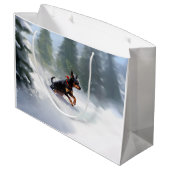 (犬)ドーベルマン・ピンシェルクリスマスの雪の冬 ラージペーパーバッグ (裏面アングル)