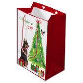 (犬)ドーベルマン・ピンシェル、鳥、クリスマスツリー ミディアムペーパーバッグ (正面アングル)