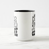 犬、本、コーヒー マグカップ (中央)