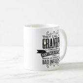 犯罪のパートナーだからおじいちゃんって呼ばれてるの コーヒーマグカップ (正面右)