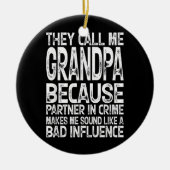 犯罪の相手が悪いからおじいちゃんって呼ばれる セラミックオーナメント (正面)