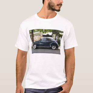 状態の良い旧式のAudi車 Tシャツ
