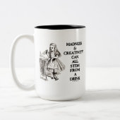 狂気及び創造性は飲み物からのすべての茎できます ツートーンマグカップ (左)