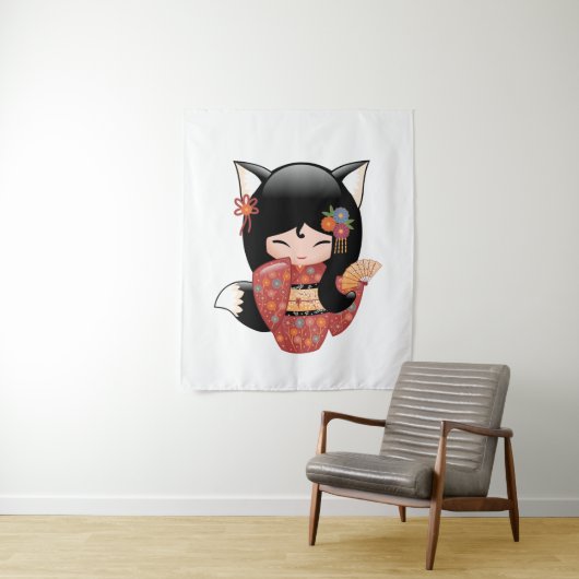 狐こけし人形 – 黒キツネ芸者ガール タペストリー (インサイチュ)