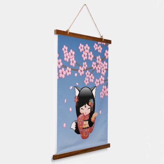 狐こけし人形 – 黒キツネ芸者ガール 吊り下げ型タペストリー (傾斜あり)