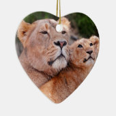 狩りの前の雌ジシおよびライオンの子の残り セラミックオーナメント (右)