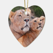 狩りの前の雌ジシおよびライオンの子の残り セラミックオーナメント (左)