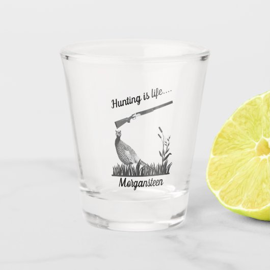 狩りパーソナライズされたはライフキジとショットガン ショットグラス (正面)