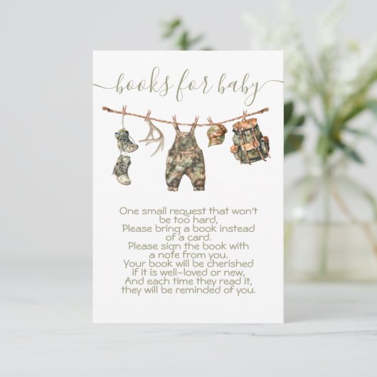 狩り迷彩柄ベビーシャワーベビー本 招待状 (スタンド正面)