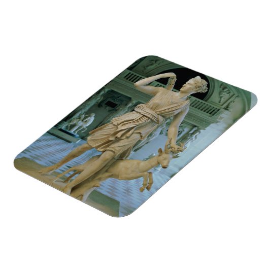 狩人のアルテミス、「その逆のダイアナ」として知られる マグネット (左側)