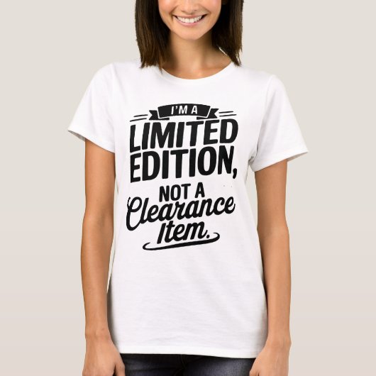 独占的と誇りを持った:限定版Tee Tシャツ (正面)