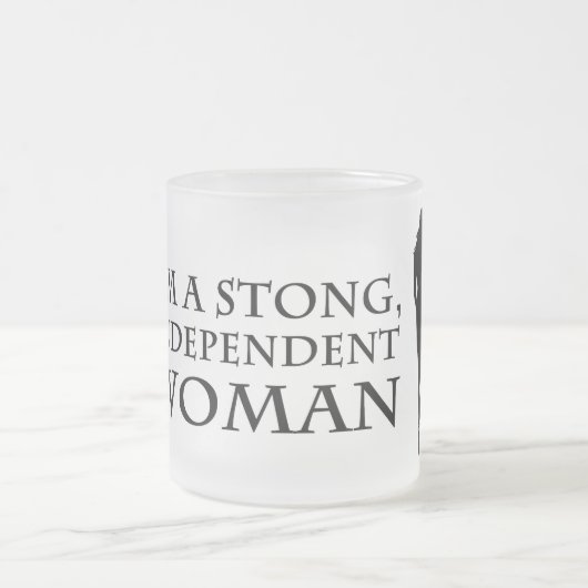 独立した女性のマグ1 フロストグラスマグカップ (中央)