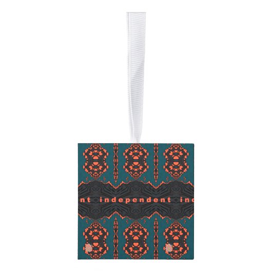 独立した誇りを持った キューブオーナメント (右)